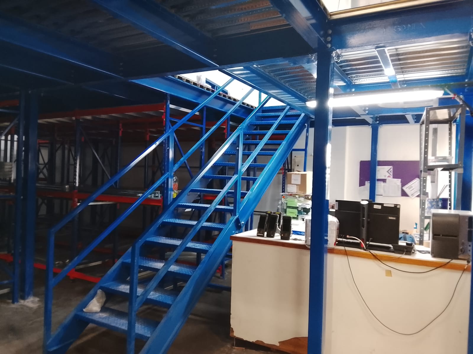 Mezzanine / Tapanco